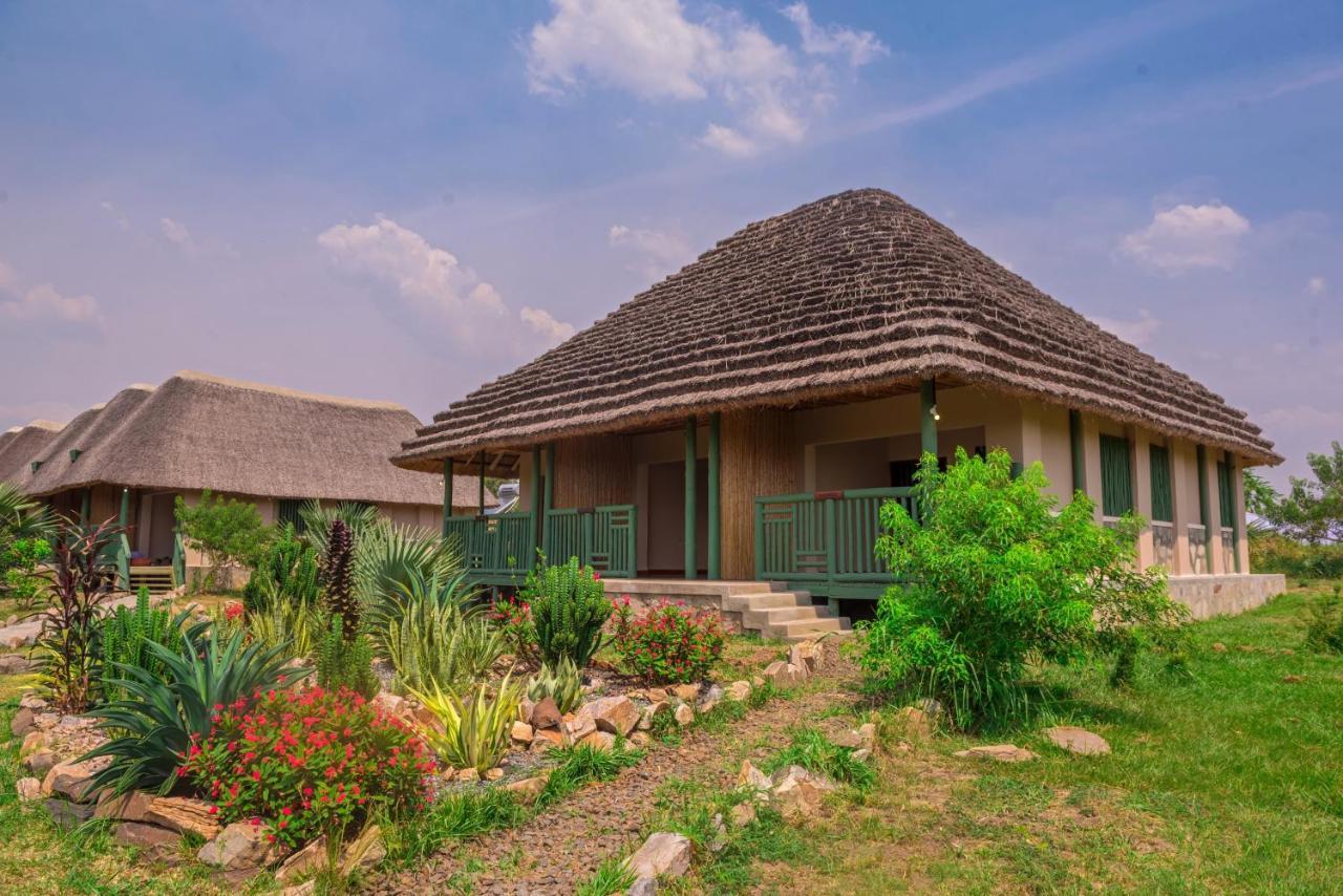 Tilenga Safari Lodge Arua Esterno foto