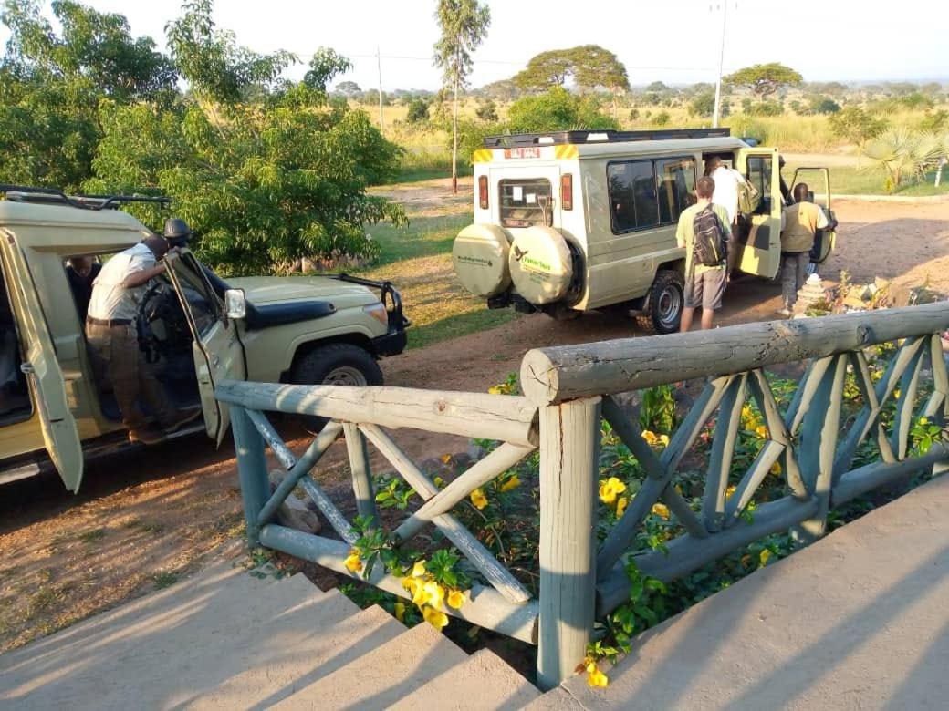 Tilenga Safari Lodge Arua Esterno foto